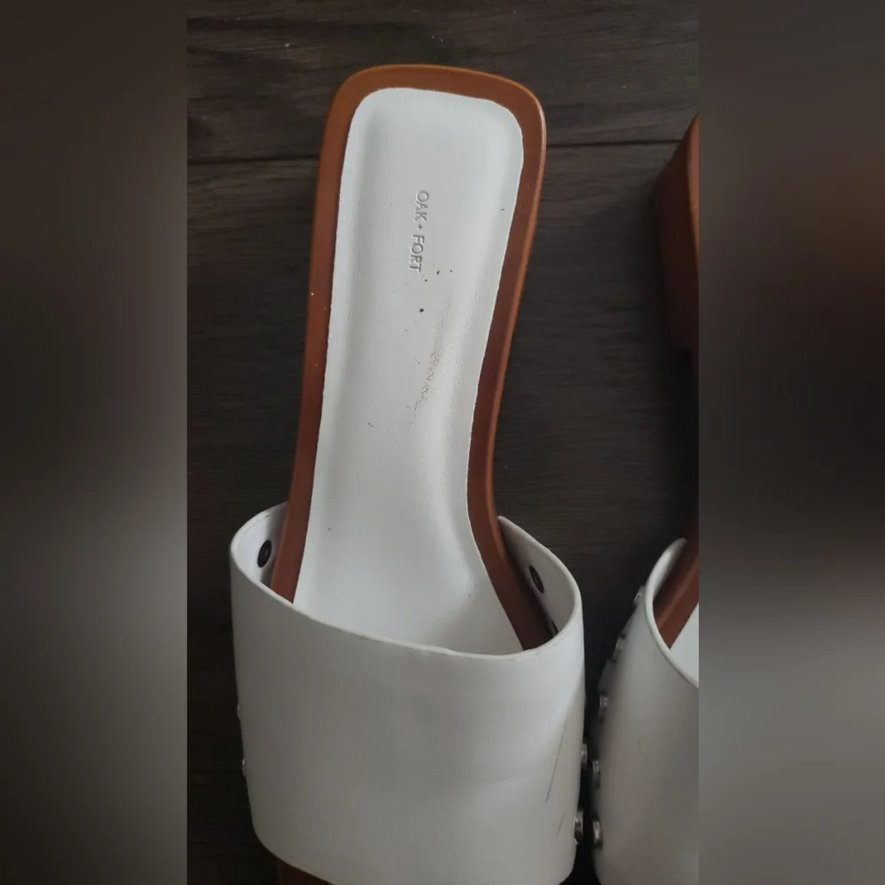 Oak + Fort Wooden Clogs Sandals - Picture 3 of 10